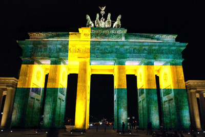 Brandenburger Tor in schwedischen Farben