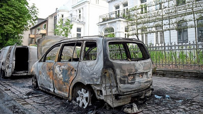 Hamburg - ausgebrannter Kleinwagen